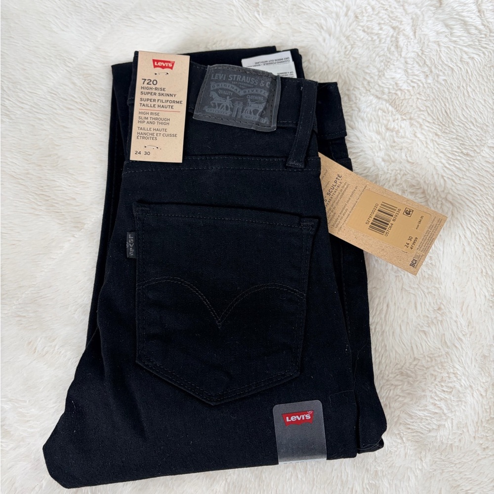 24x30 Levi's 720 High Rise Super Skinny Jeans - Black